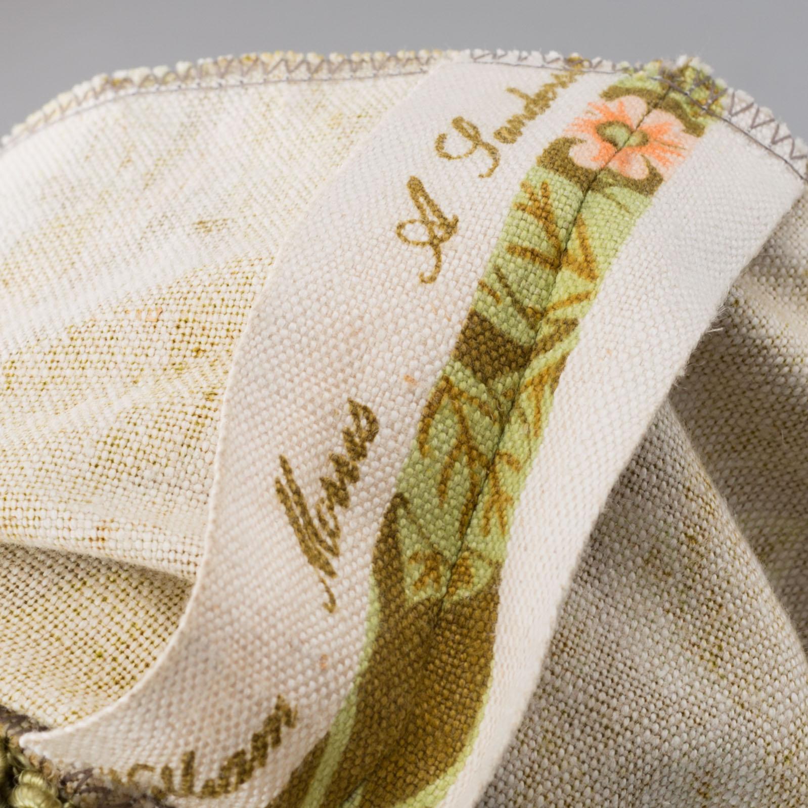 GARDINER, 5+2 längder "Pimpernel" design William Morris, tillverkade av A Sanderson, 1900-talets andra hälft.