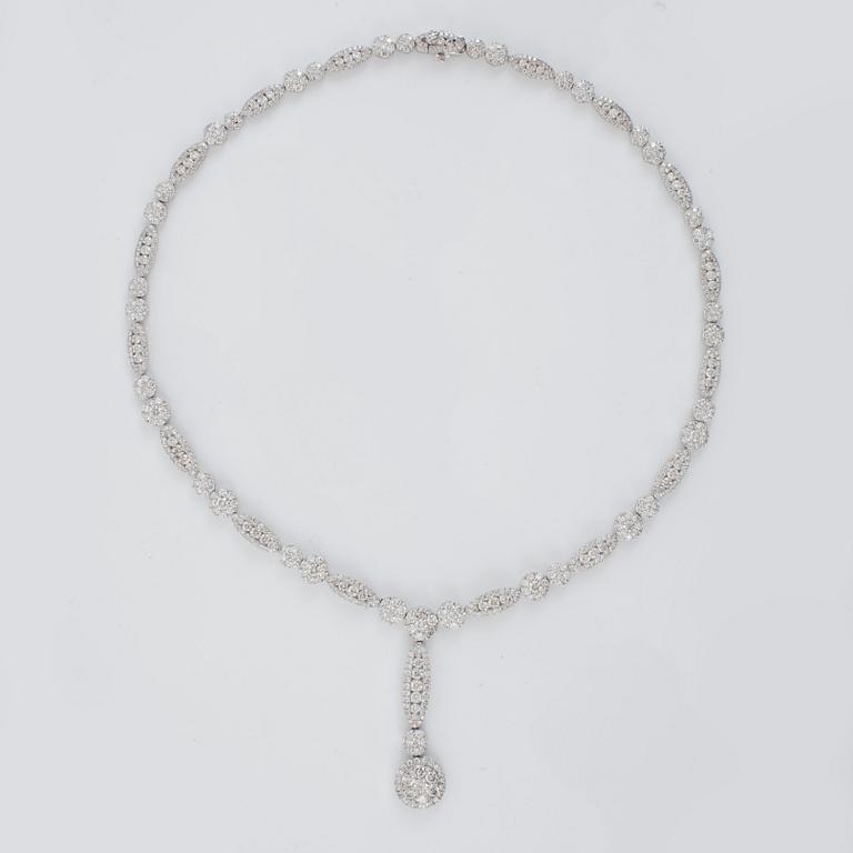 COLLIER med briljantslipade diamanter, ca 14.00 ct.