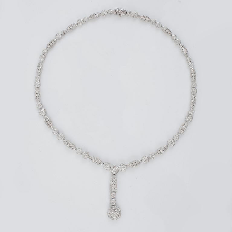 A brilliant-cut diamond, circa 14.00 cts, necklace.