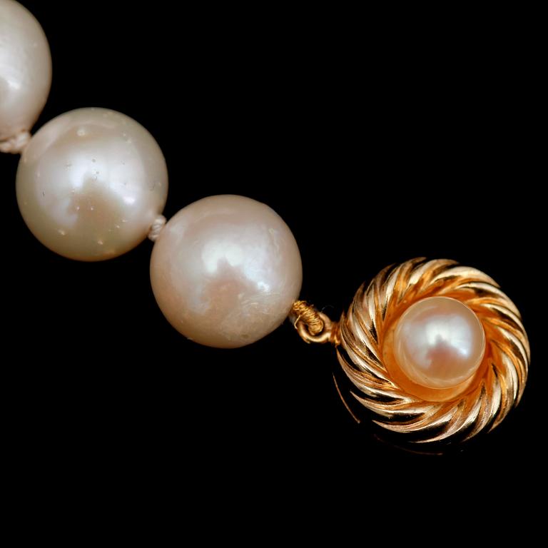 COLLIER, odlade south sea pärlor. Diam 9.4-12.8 mm.