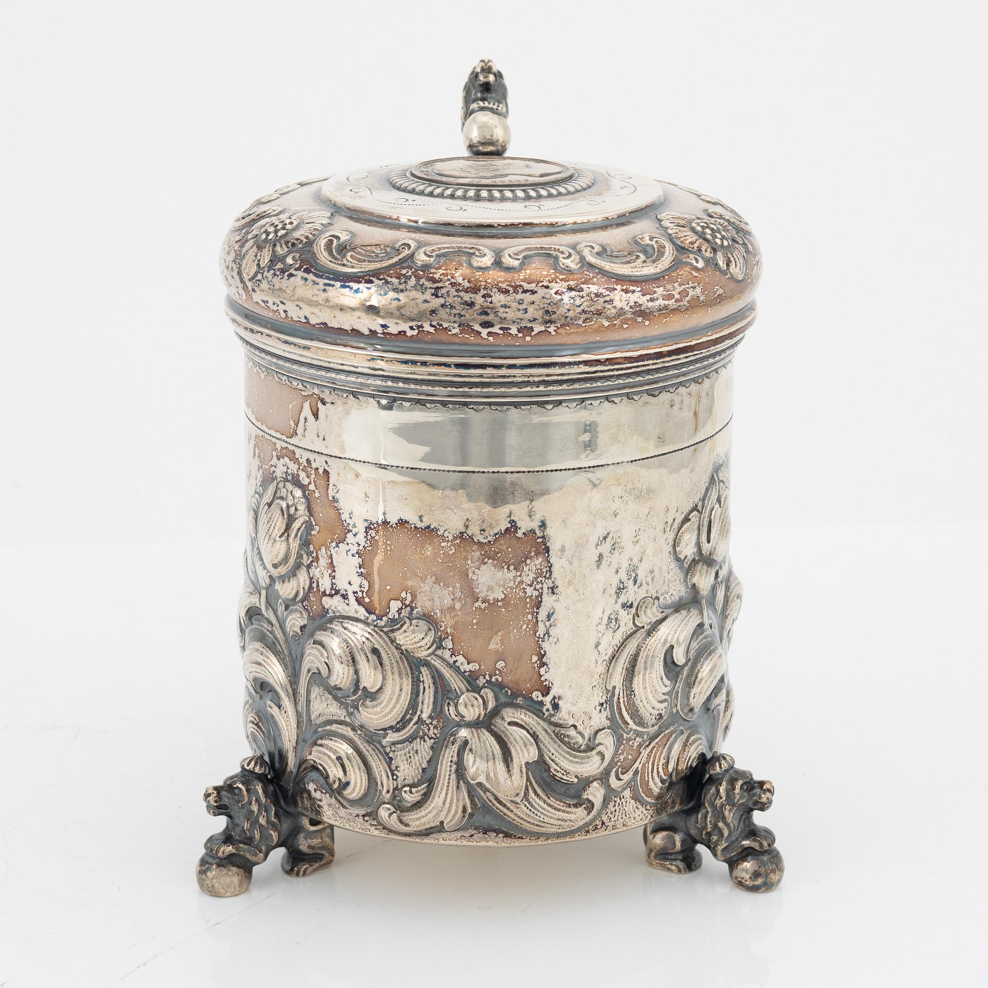 Dryckeskanna, silver, barockstil, CG Hallberg, Stockholm, 1947.