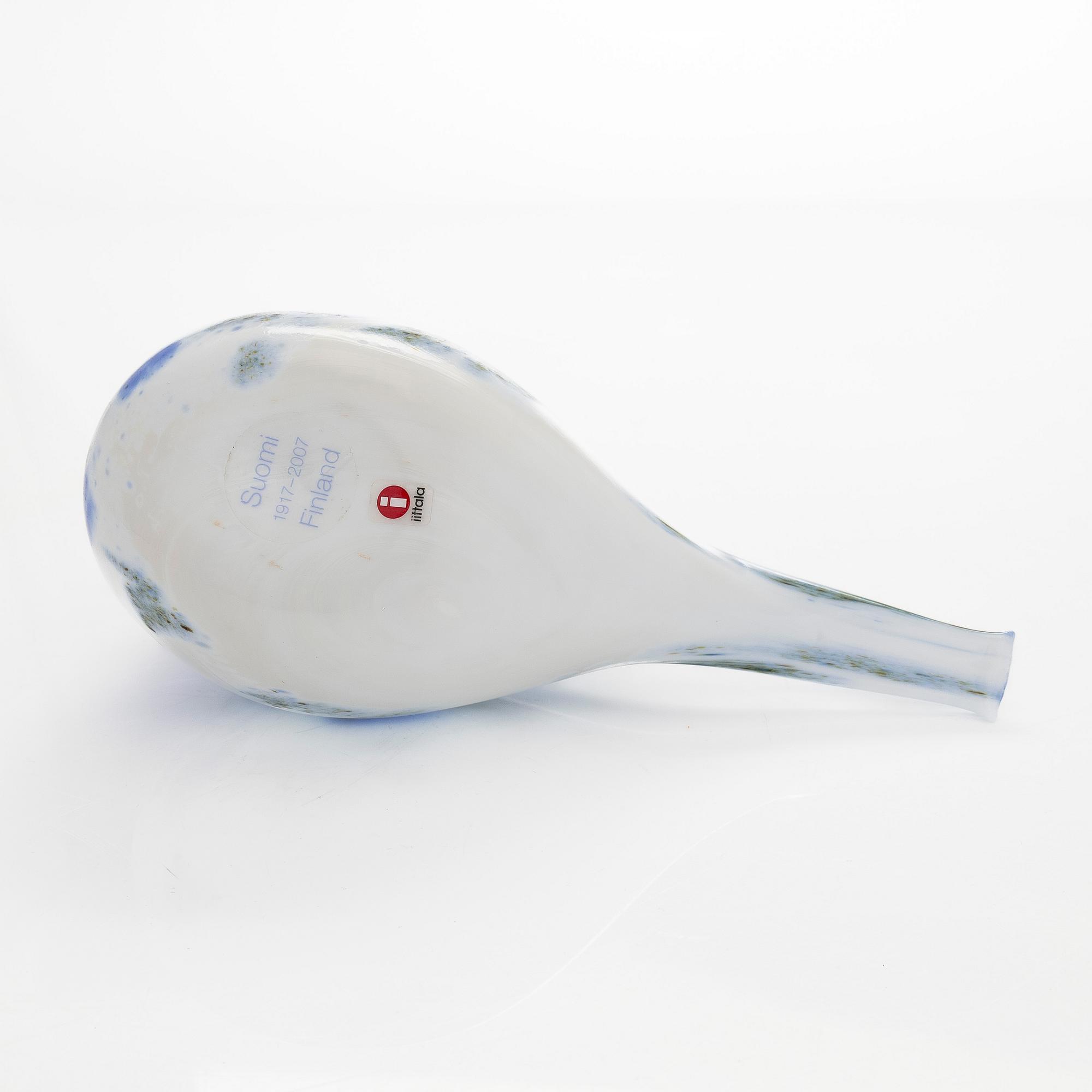 Oiva Toikka, An anniversary bird 2007, 'Dove', signed O. Toikka Nuutajärvi 354/1917.