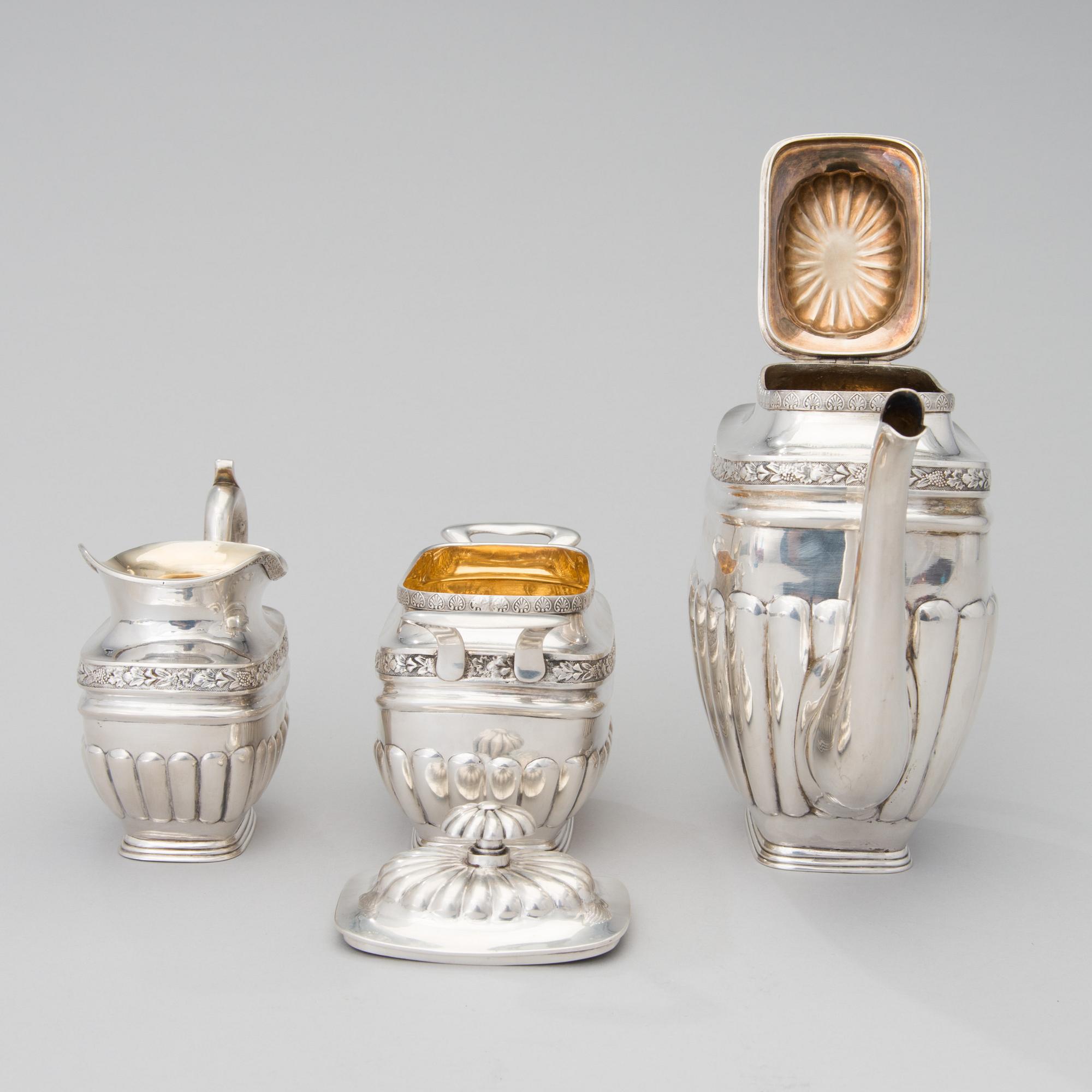 A 3-piece silver coffee set by Bruno Alexander Nylund, Helsingfors 1919. Weight circa 1336 g.