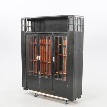 Bookcase/display cabinet, early 20th century.