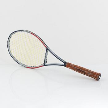 Två stycken tennisracketar, Donnay. Båda signerade av Björn Borg. Donnay Graphite.
