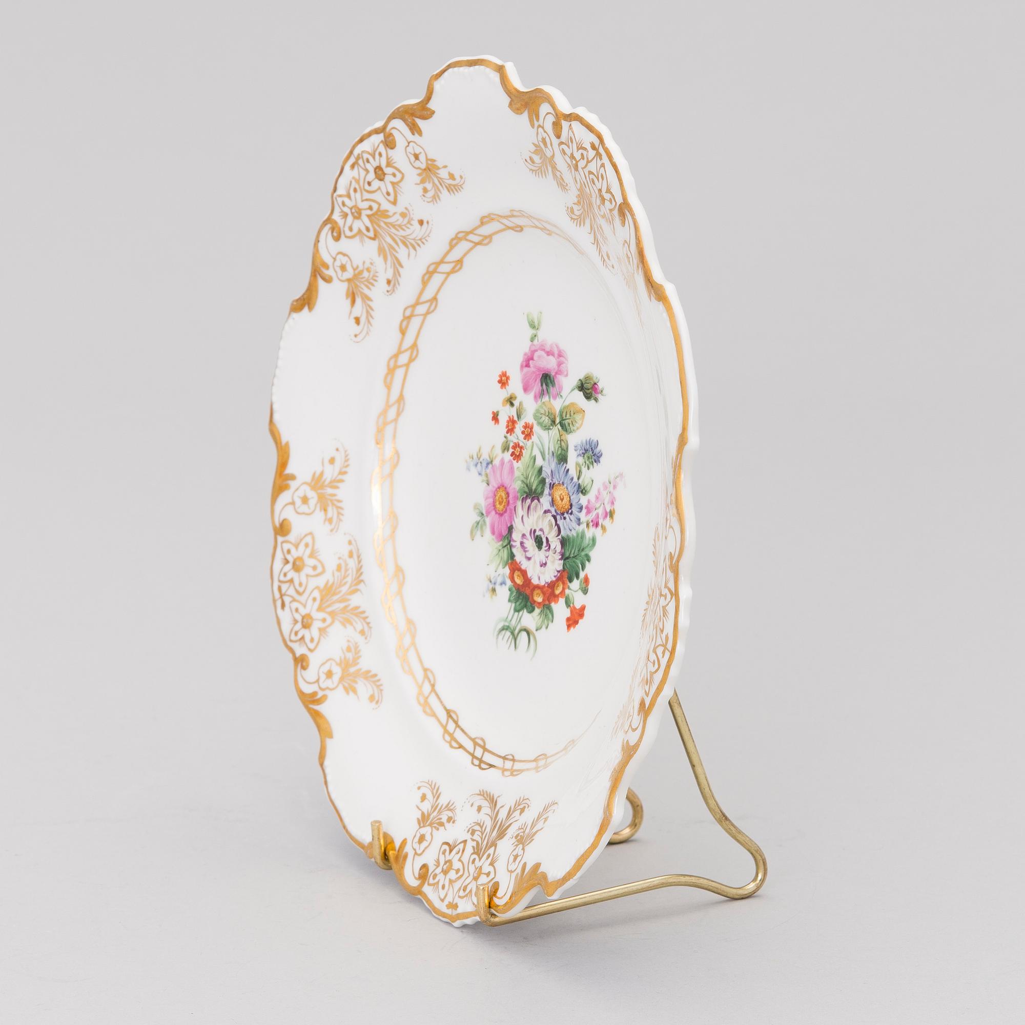 A Russian porcelain plate by the Imperial Porcelain Factory, S:t Petersburg, period of Nicholas I.