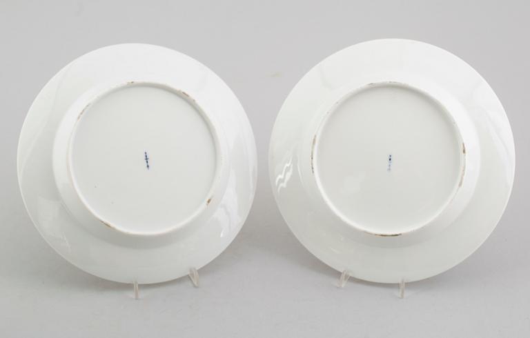 TALLRIKAR, 1 par, porslin, Berlin, 1800-talets andra hälft.