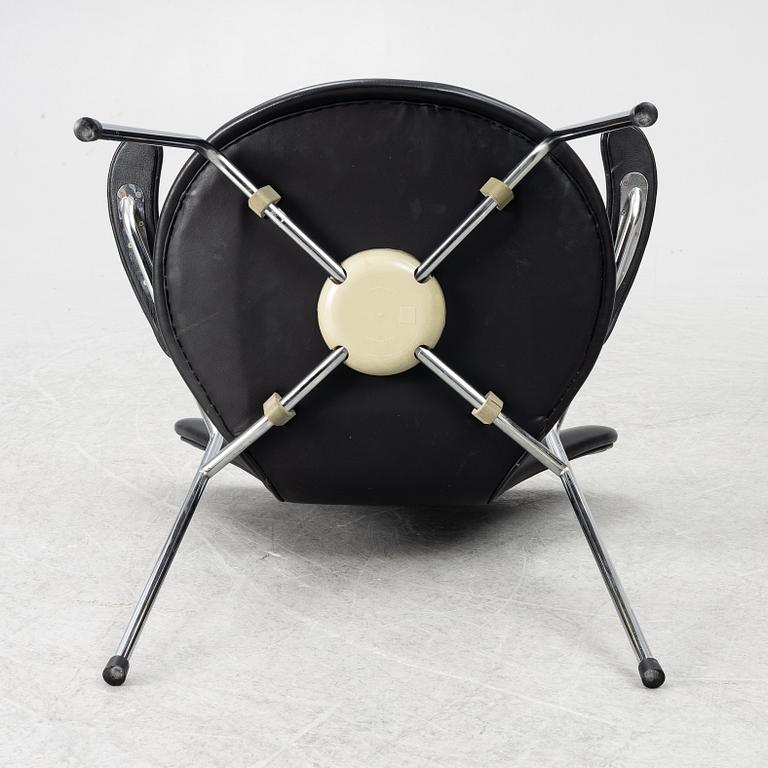 Arne Jacobsen, karmstolar 3st, "Sjuan", Fritz Hansen, 2000-tal.