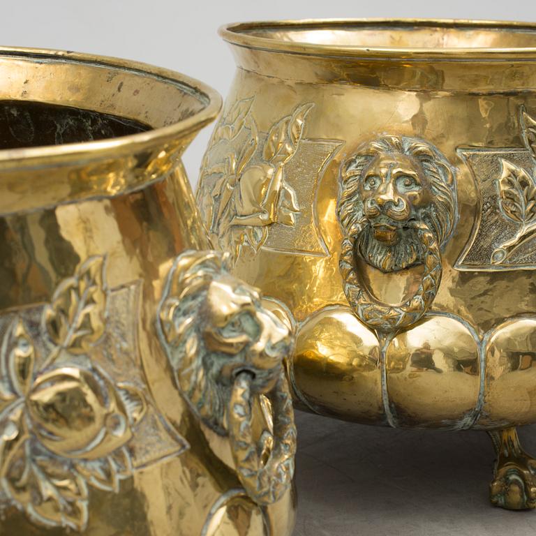 A PAIR OF BRASS FLOWER POTS, Ernest Houbian, Dinant, 19th century.
