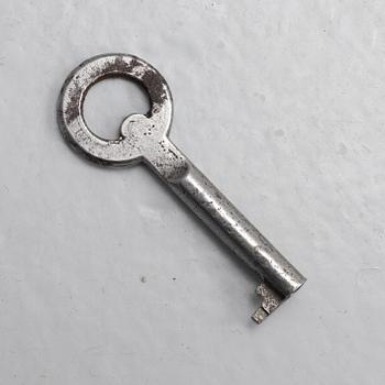 Display cabinet, England, early 20th century.