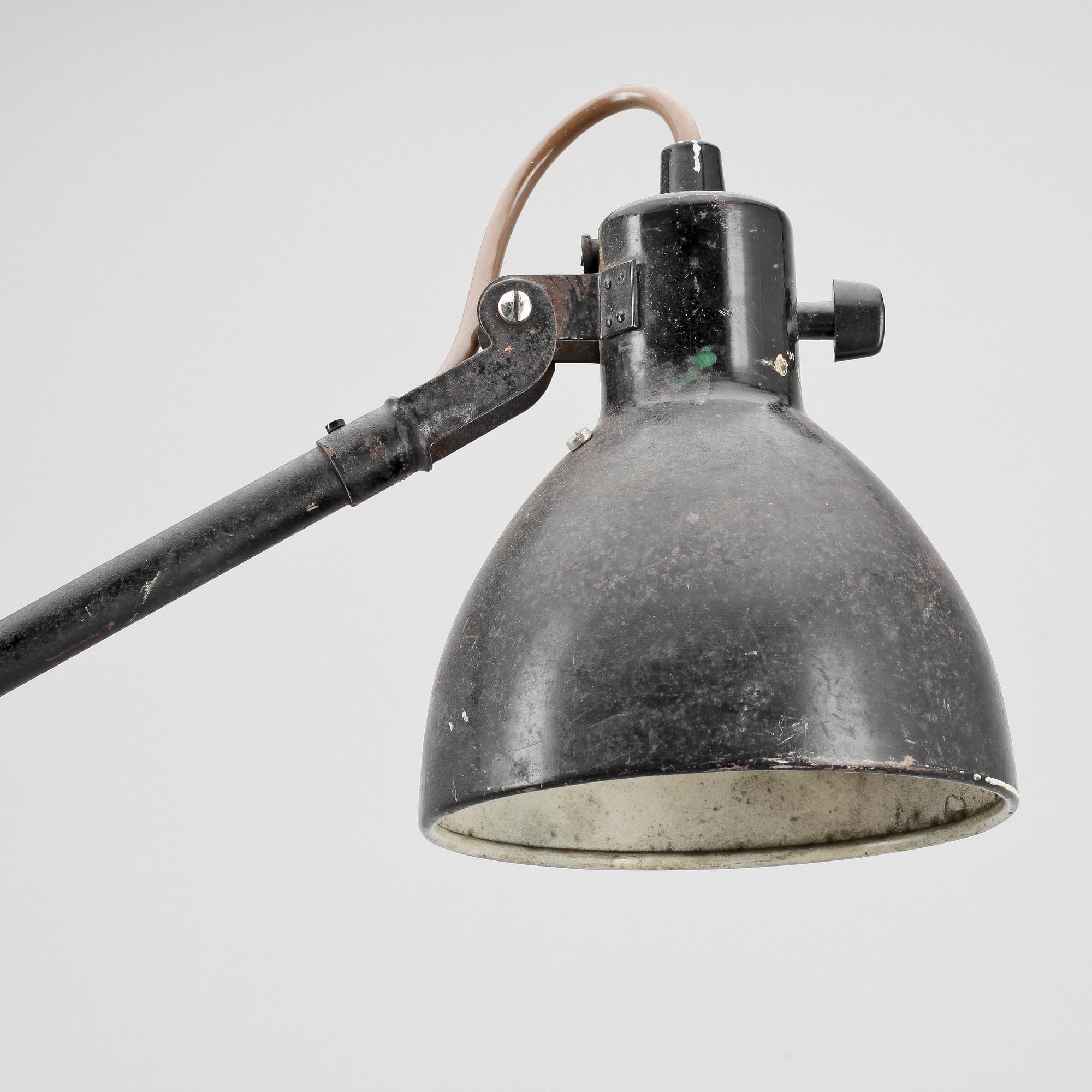 BORDSLAMPA, industri, 1900-talets första hälft.