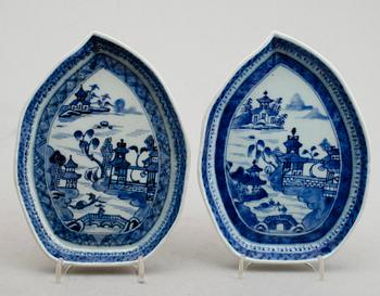 FAT, 2 st, porslin, Kina, Qianlong, 1736-1795.