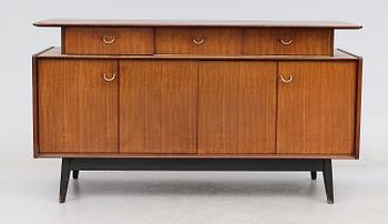 SIDEBOARD, England, 1900-talets andra hälft.