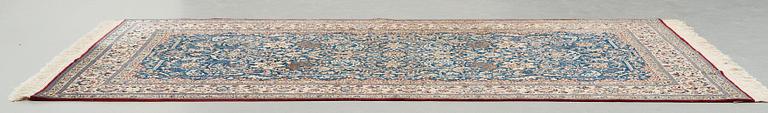 A CARPET, a semi-antique Esfahan/Nain, ca 250 x 169,5 cm (as well as the ends have 2 cm flat weave).