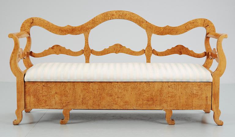 SOFFA, senempire, 1800-talets mitt.