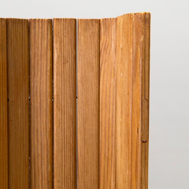 Alvar Aalto, vikskärm, modell 100 för O.Y. Huonekalu- ja Rakennustyötehdas A.B. 1952.