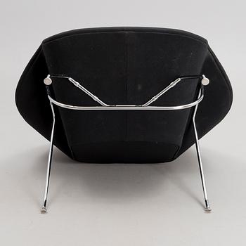 EERO SAARINEN, nojatuoli 70, "Womb chair", Knoll International.