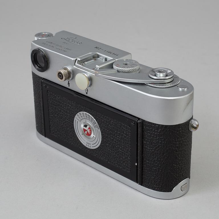 A Chrome body Leica M2 no 1104544 from Wetzlar 1965. With Summicron f=5 cm 1:2.