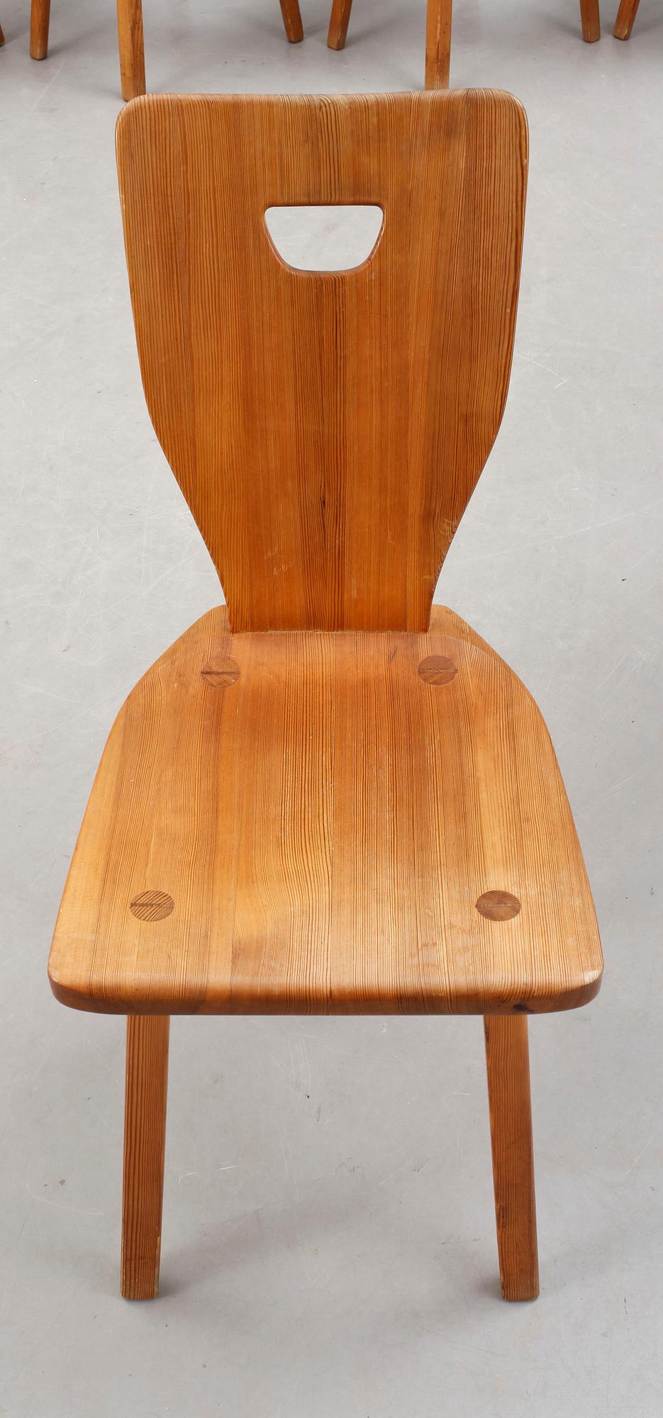 STOLAR samt PALLAR, 8 delar, "Sörgården", Carl Malmsten, formgiven 1963.