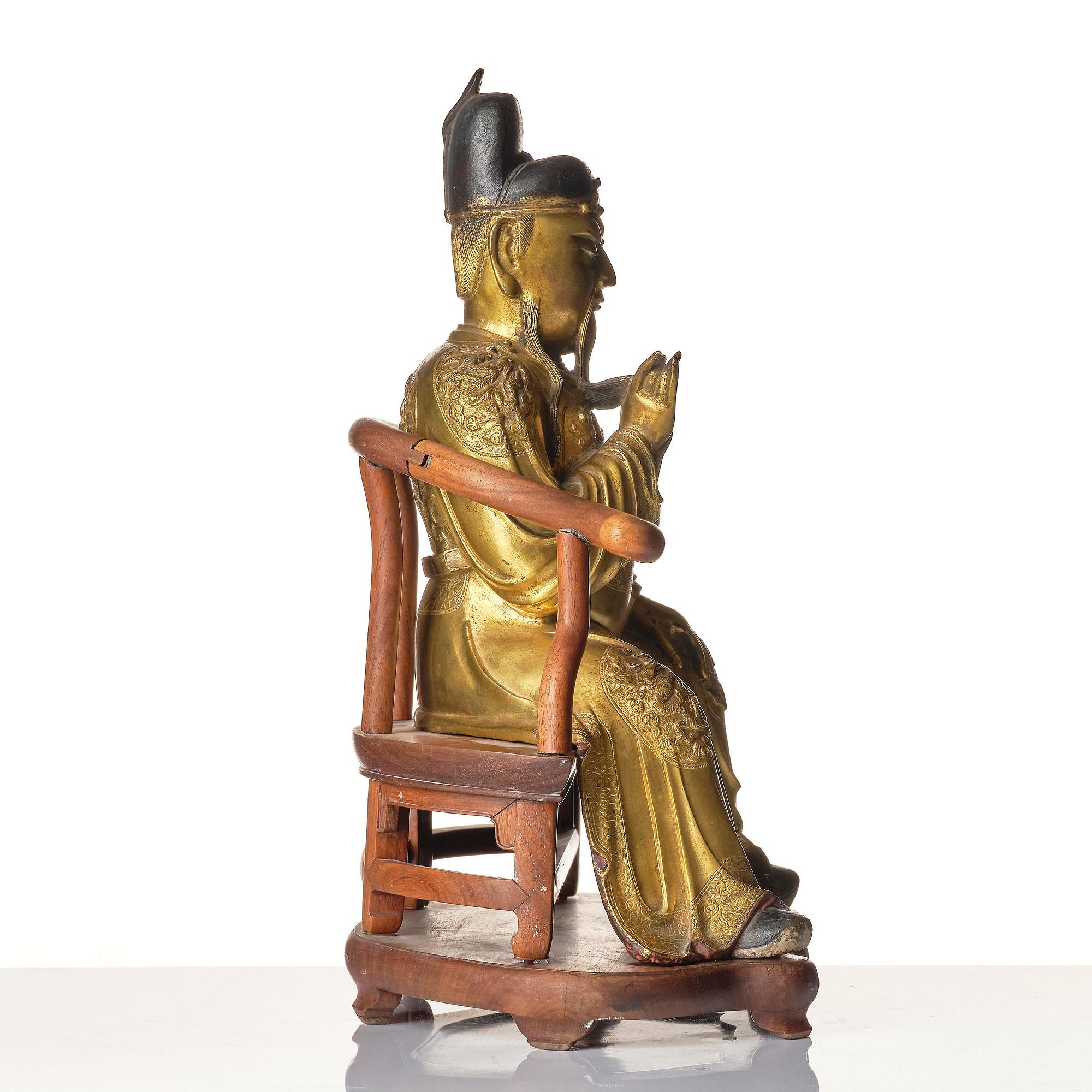 A large well cast figure of Guandi, Ming dynasty (1368-1644).