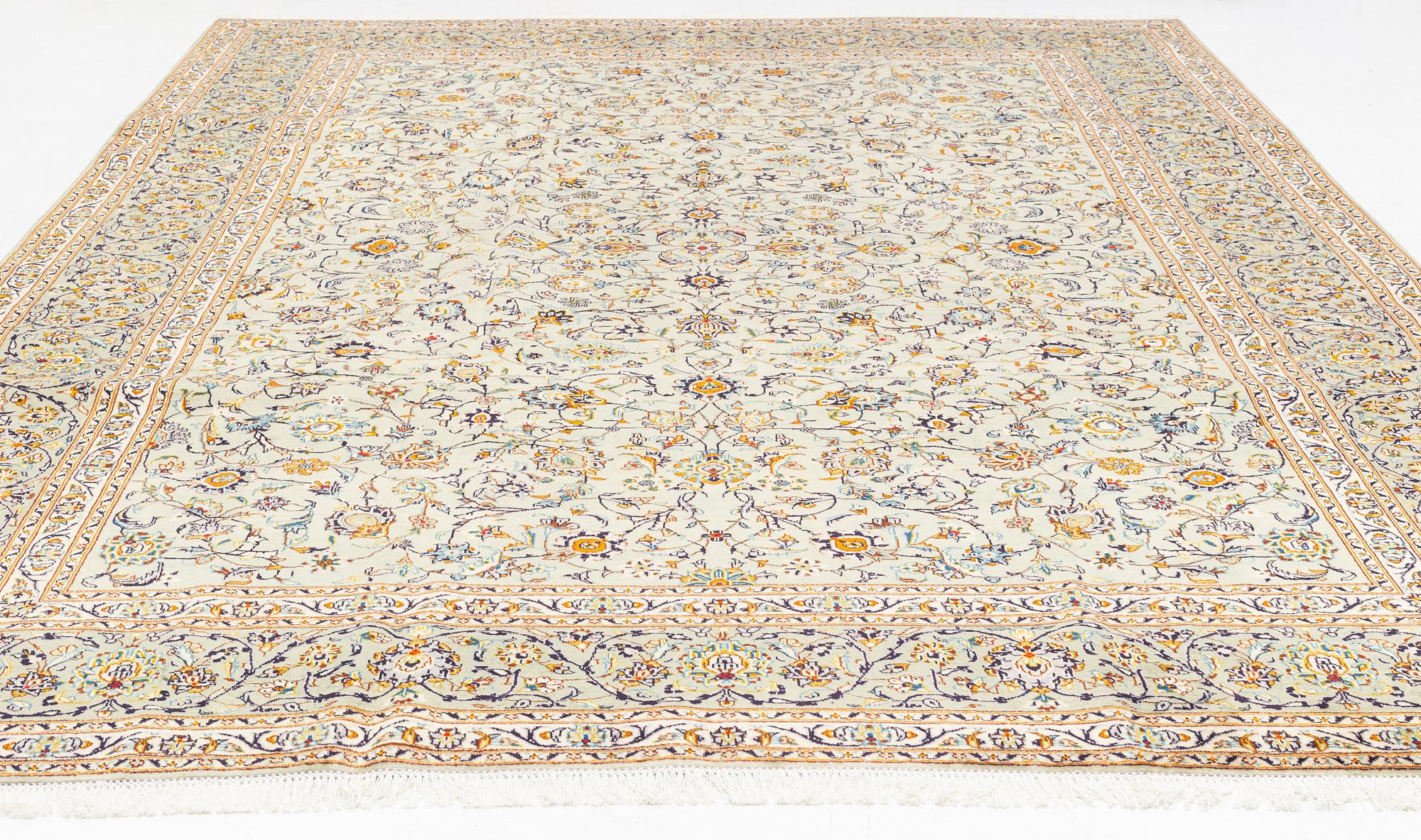 Matta, Keshan, ca 424 x 305 cm.