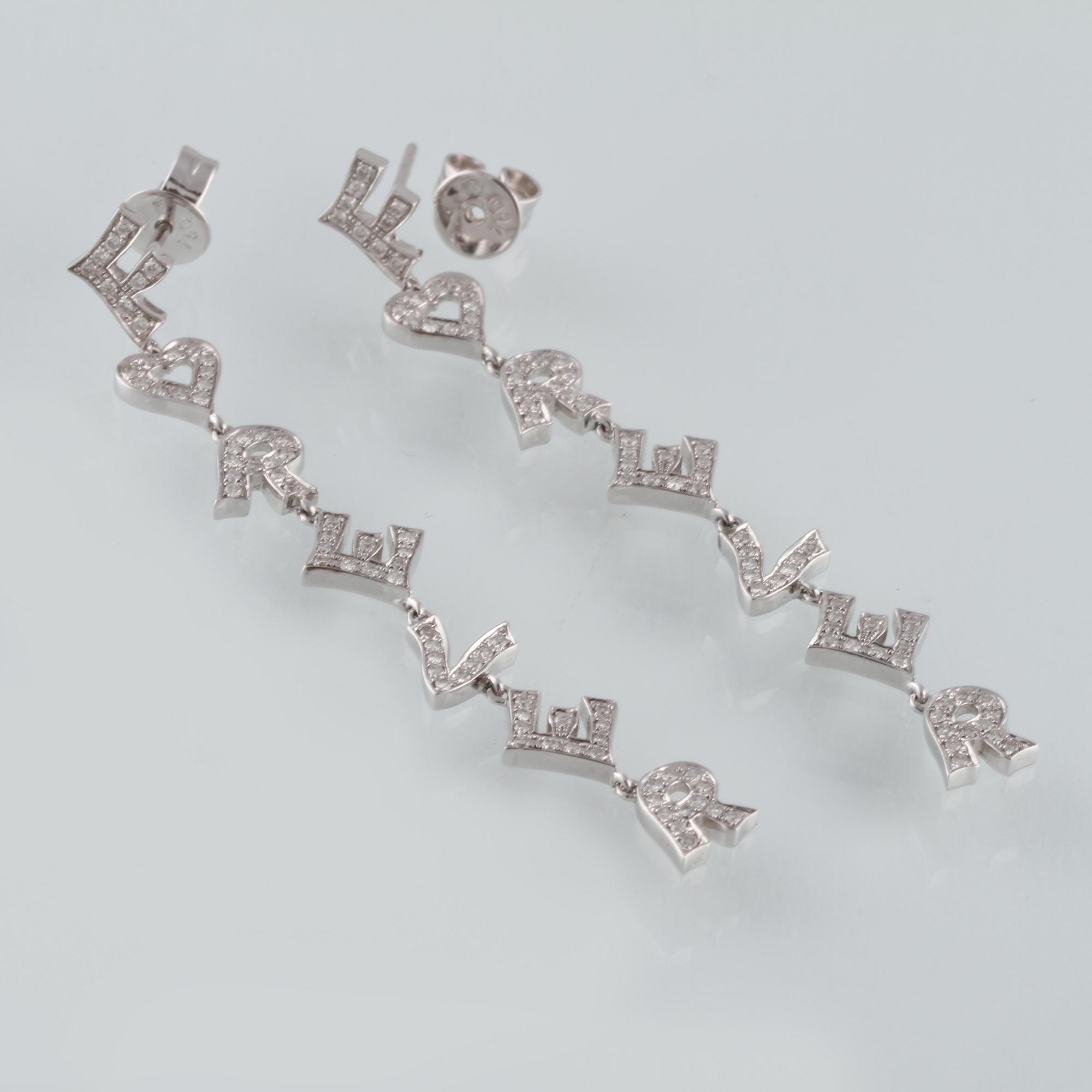 ÖRHÄNGEN, 18K vitguld med briljantslipade diamanter ca 0.59 ct. Vikt 6,0 gram.