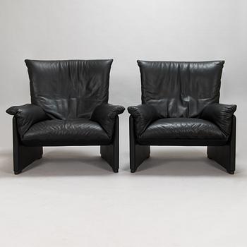 Vico Magistretti, a pair of 'Palmaria' armchairs for Cassina.