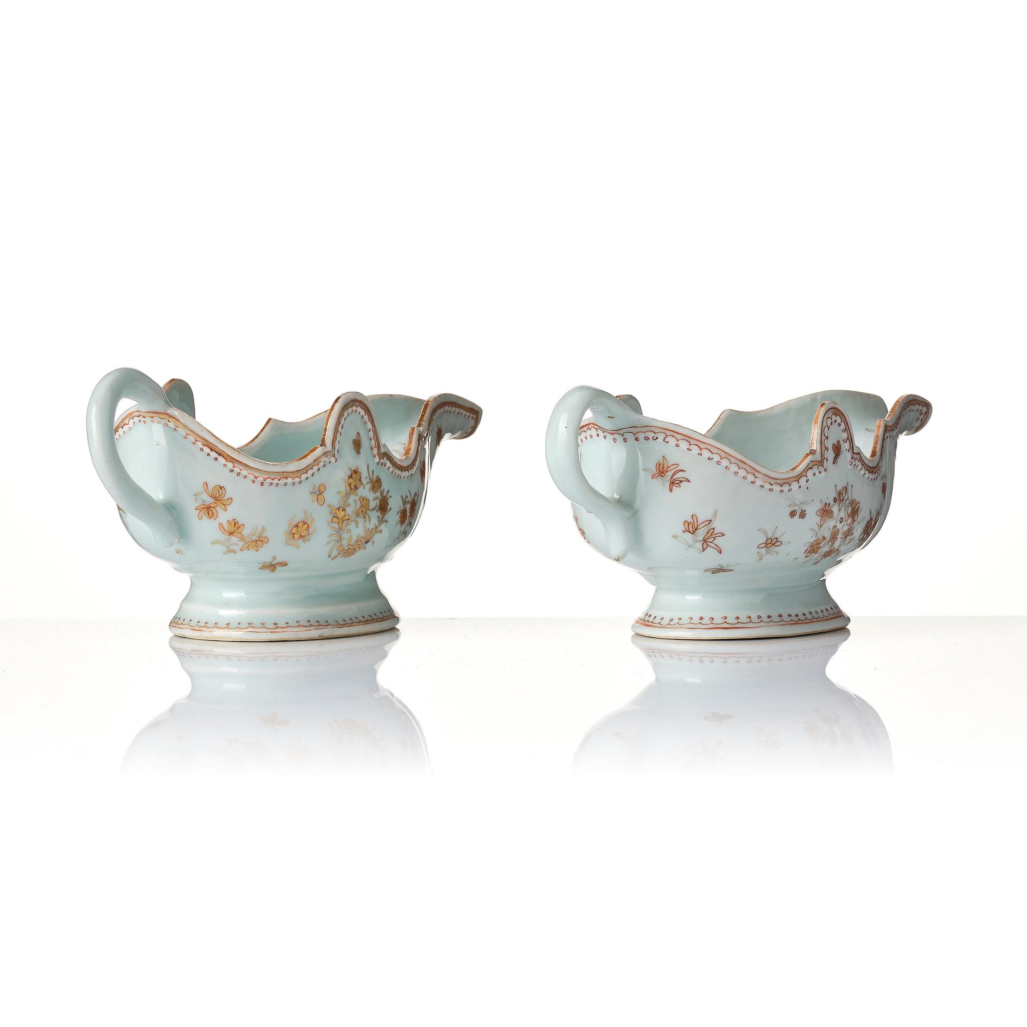 A set of two iron red and gold sauce boats, Qing dynasty, Qianlong (1736-95).