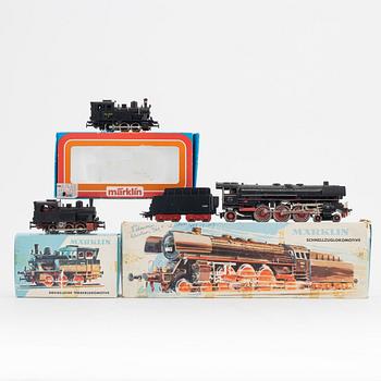 Märklin, three steam locomotives, model no 3029 and 3048, gauge H0, in boxes.