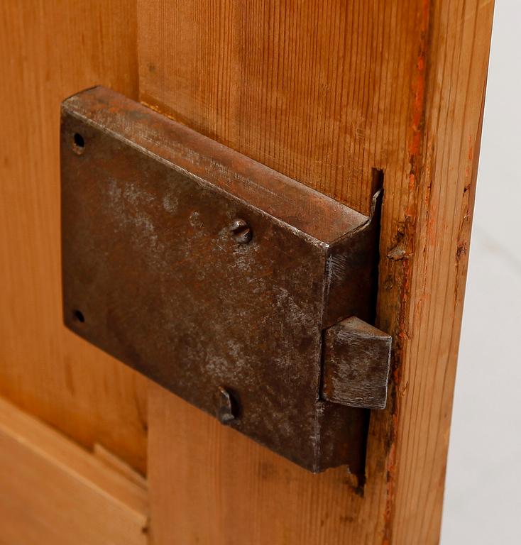 HÄNGSKÅP, 1800-tal.