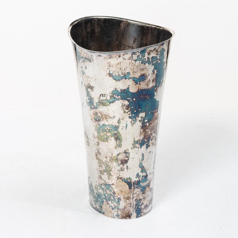 Eric Löfman, Vase, silver, MGAB, Uppsala 1986.
