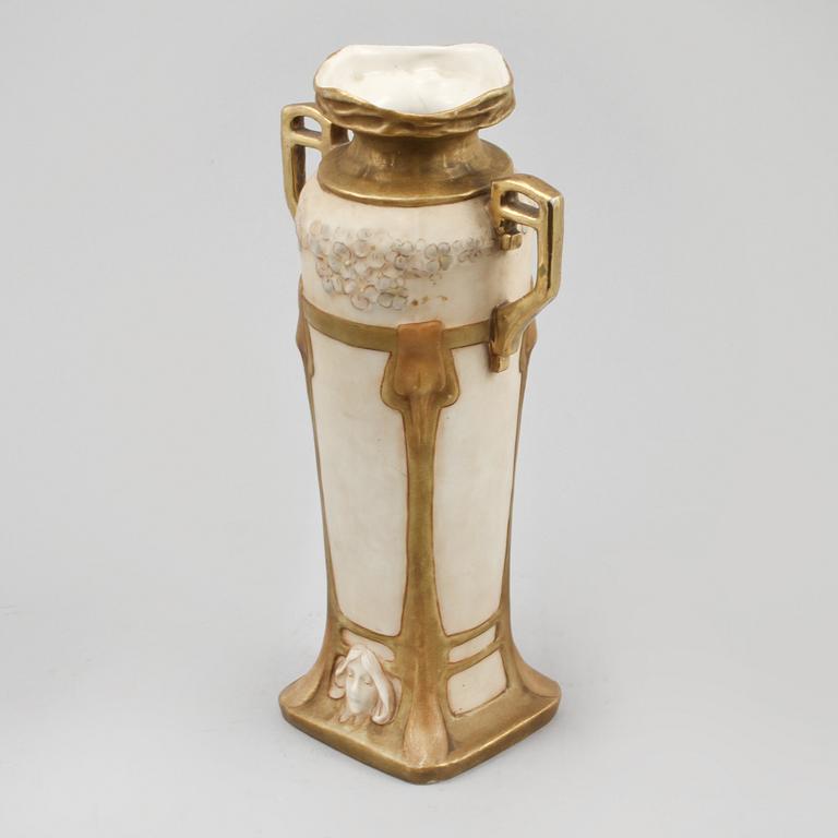 URNA, porslin, Royal Dux, jugendstil, 1900-tal.