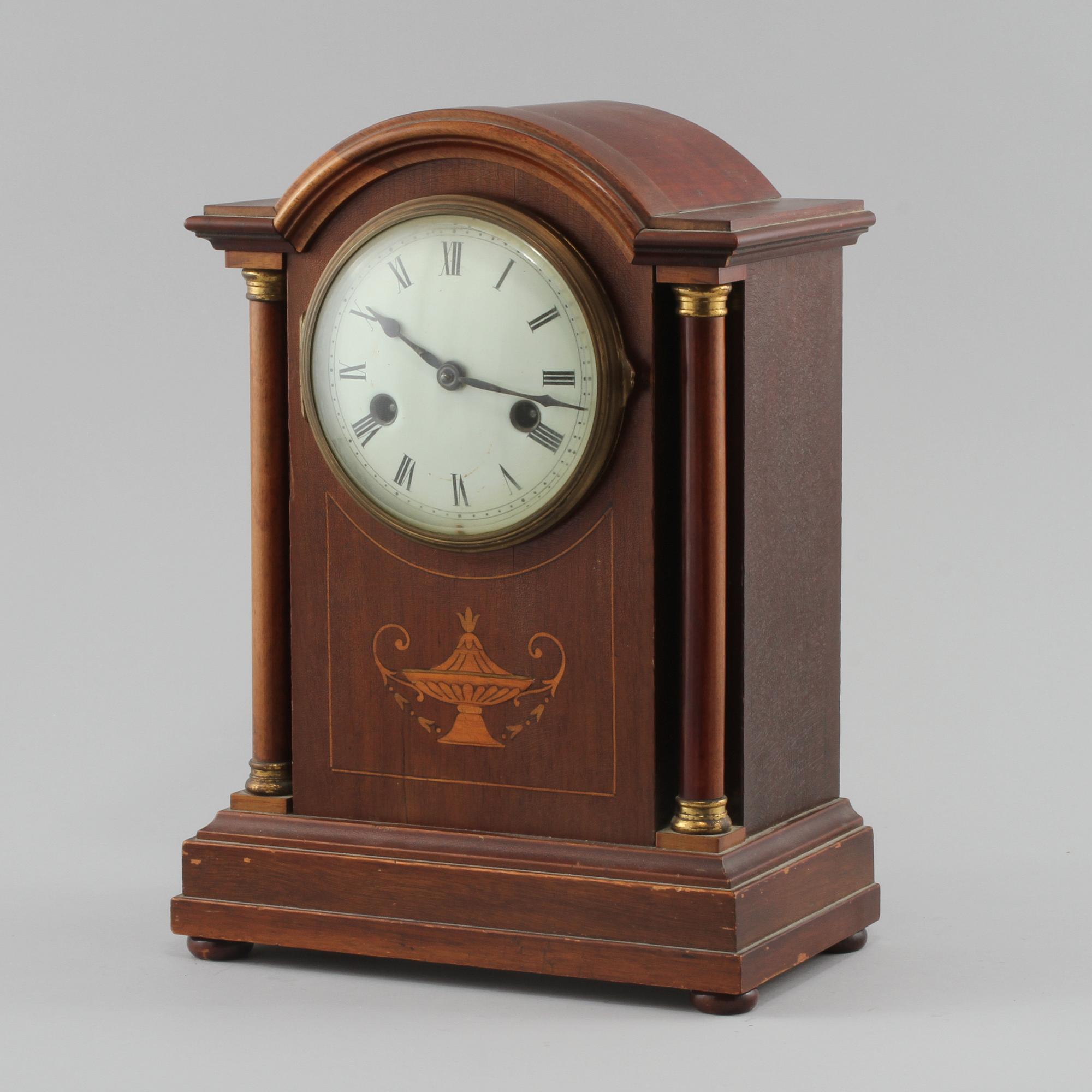 BORDSUR, 1900-talets första hälft.