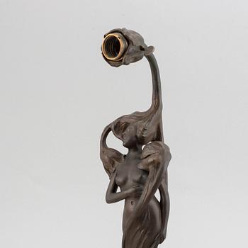 Alf Wallander, an Art Nouveau patinated bronze table lamp, AB Förenade konstgjuterierna, Stockholm 1898-1900.
