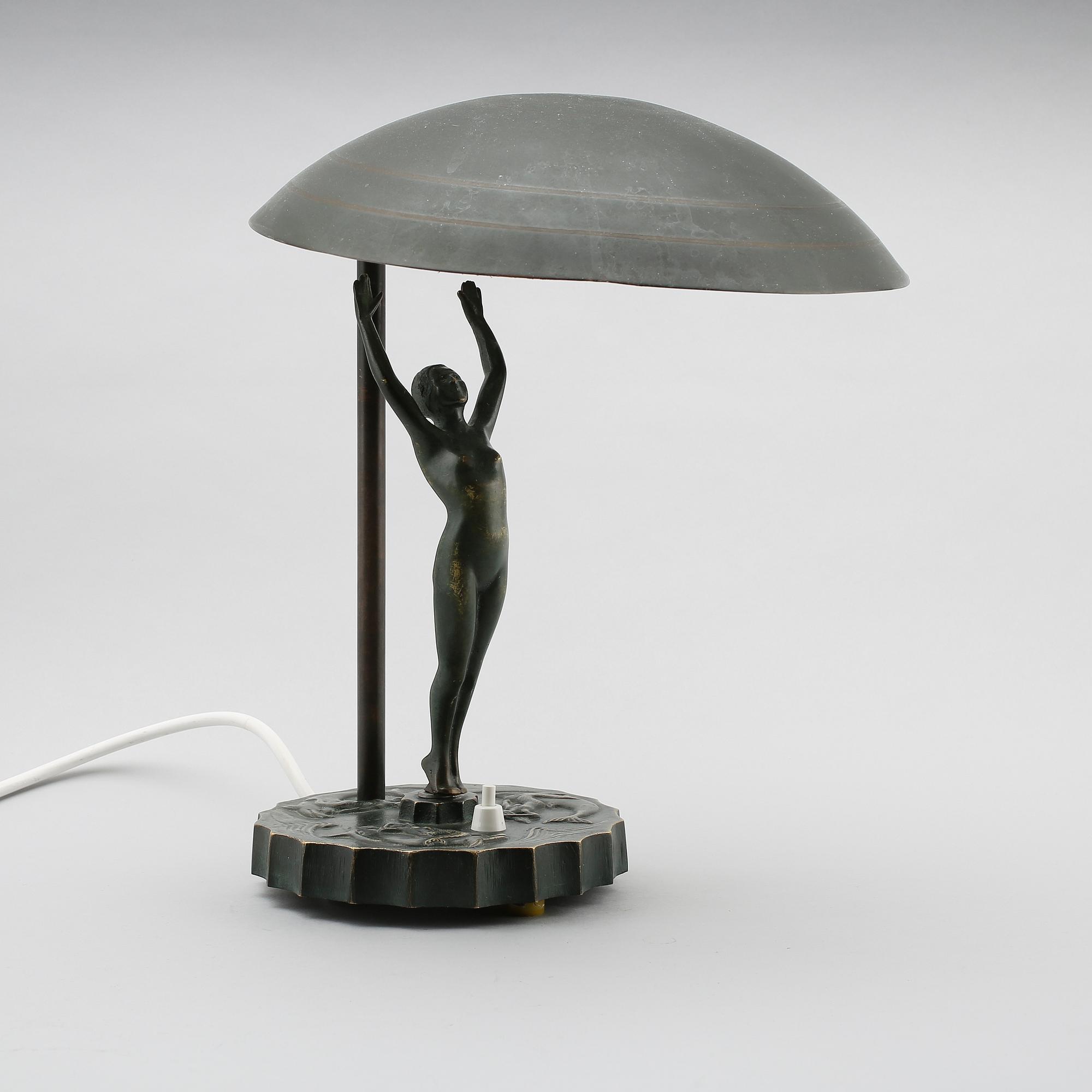 BORDSLAMPA, patinerad metall, 1900-talets första hälft.