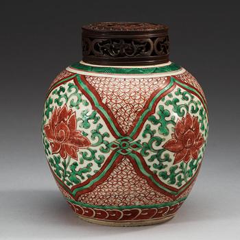 A sancai glazed jar, Qing dynasty, 17th Century.