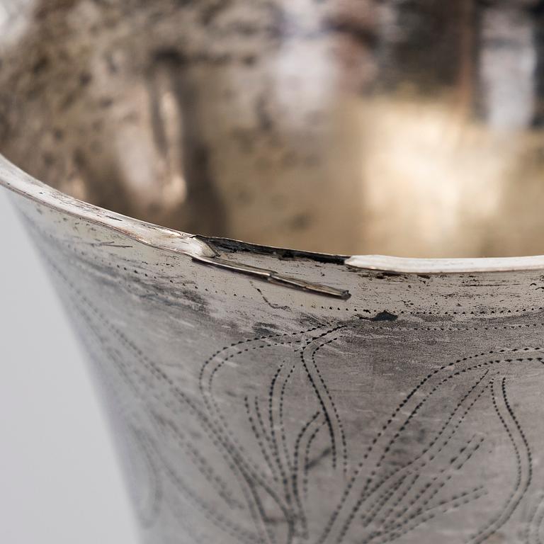 Pikareita, 2 kpl, hopea, Petter Törnqvist, 1794, ja Bengt Christian Tallberg, 1814, Hämeenlinna.