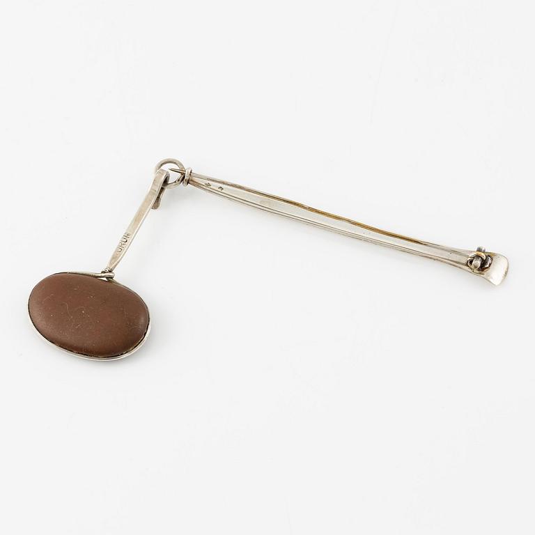 Vivianna Torun Bülow-Hübe, a brooch/pendant, silver with stone.