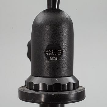 KAMERASTATIV, Gitzo, Frankrike med hållare, Cambo, "CBH-3", Holland. 1900-tal.