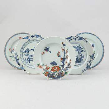 A set of five export plates, Qing dynasty, Qianlong (1736-95).