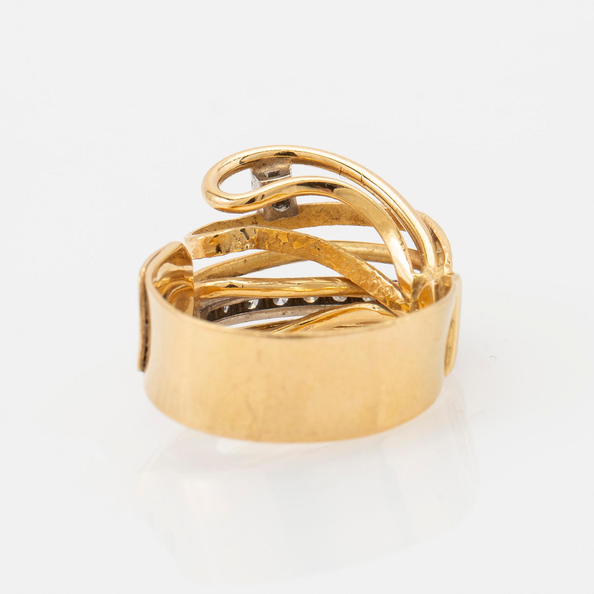 Elon Arenhill, ring, 18k guld med diamanter.