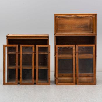 A mid 20th century oak cabinet.