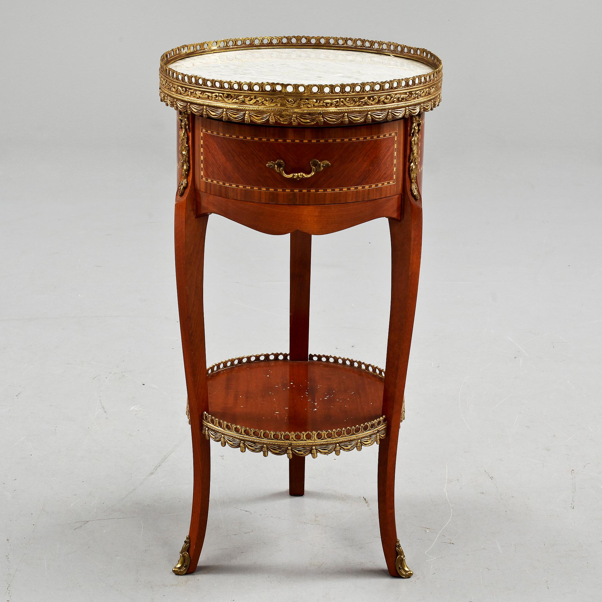 BORD, Louis XV-stil, 1900-talets första hälft.