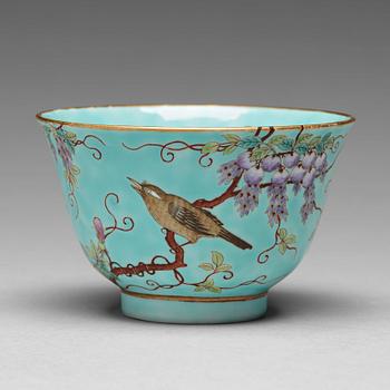 872. A wisiteria cup, late Qing dynasty with Guangxu's four character mark.