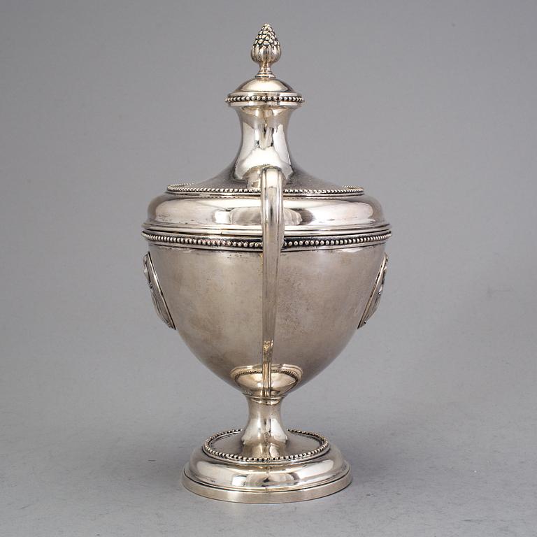 PETTER ENEROTH, Stockholm 1785, sockerskål med lock, silver, gustaviansk.