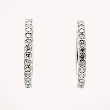 Ole Lynggaard earrings, 18K gold with 42 brilliant-cut diamonds 0,42 ct in total, TW VS, diameter 16 mm.