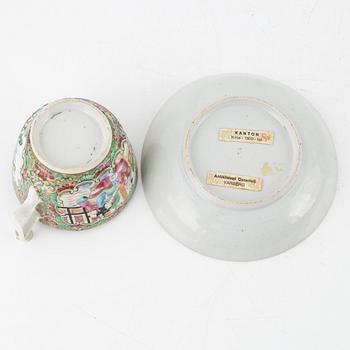 Ten pieces of Canton porcelain China, 19th century.