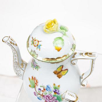 Mat-, kaffe- och teservis, 111 delar, "Queen Victoria", Herend, Ungern.