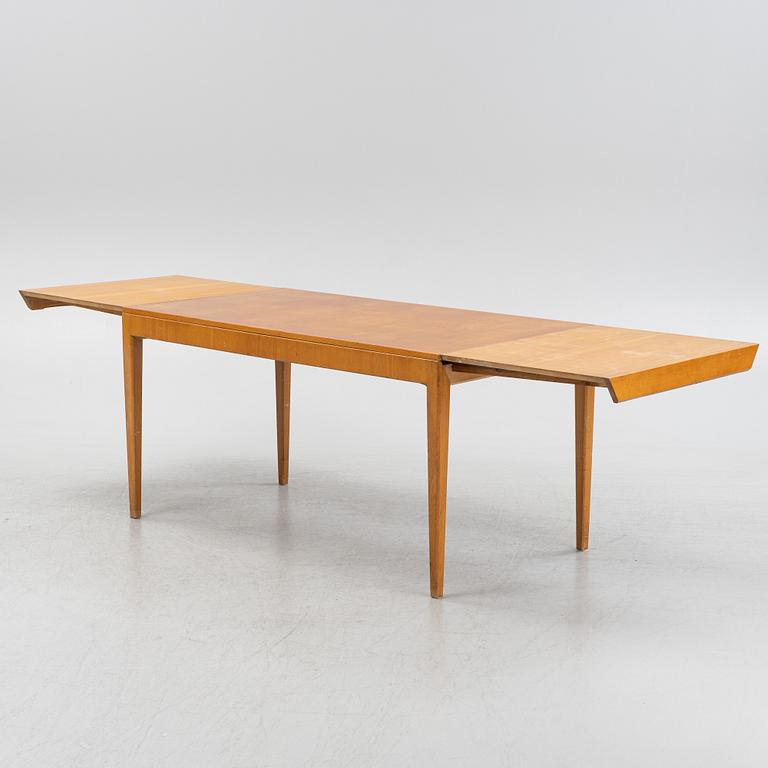 Axel Larsson, a Swedish Modern dining table, model "1524", Svenska Möbelfabrikerna Bodafors, 1940's.