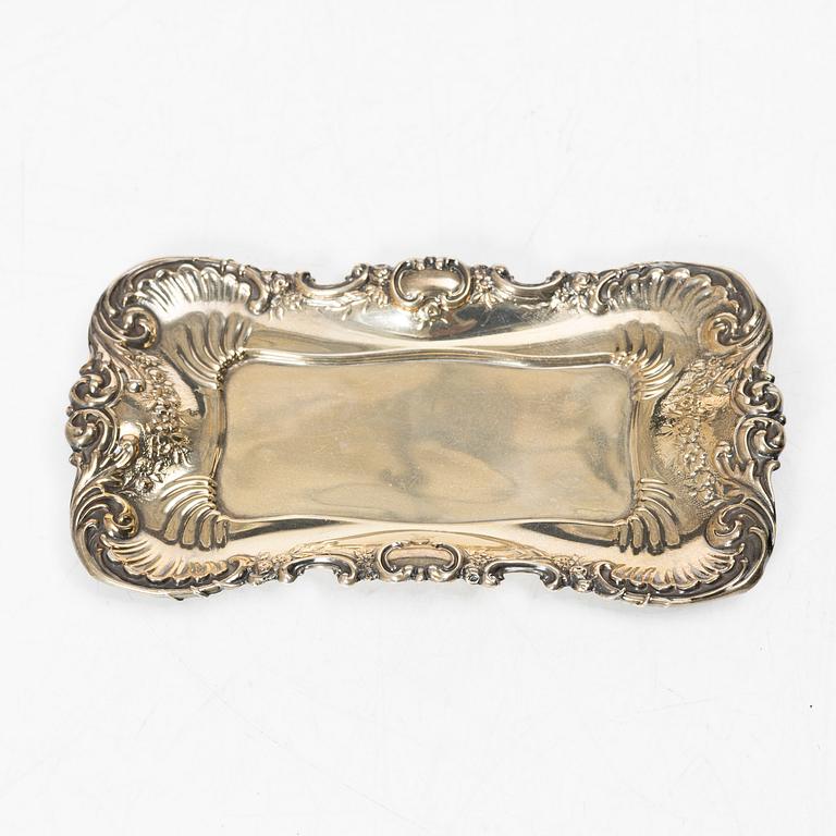 Silver, 9 delar, bl a stämplat Robert Pringle & Sons, London 1903.